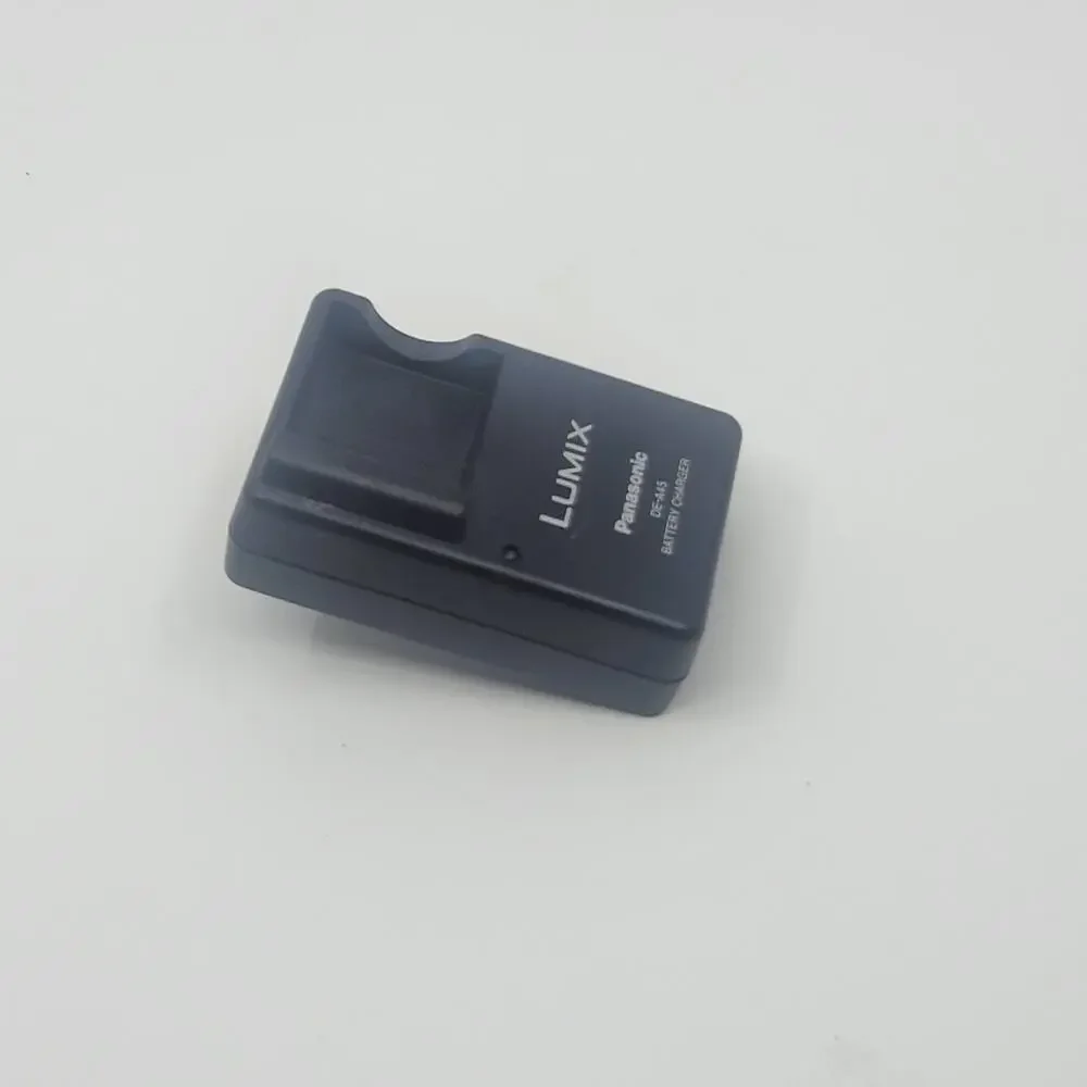 Panasonic Lumix DE-A45B Charger for CGA-S007A Li-Ion Battery Genuine